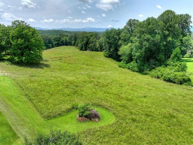 210 Lavista Drive, Blue Ridge, GA 30513