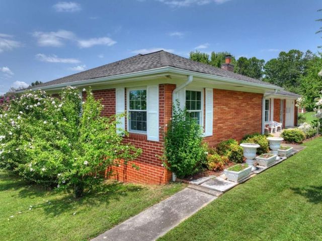 210 Lavista Drive, Blue Ridge, GA 30513