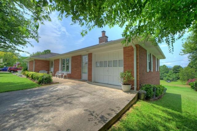 210 Lavista Drive, Blue Ridge, GA 30513