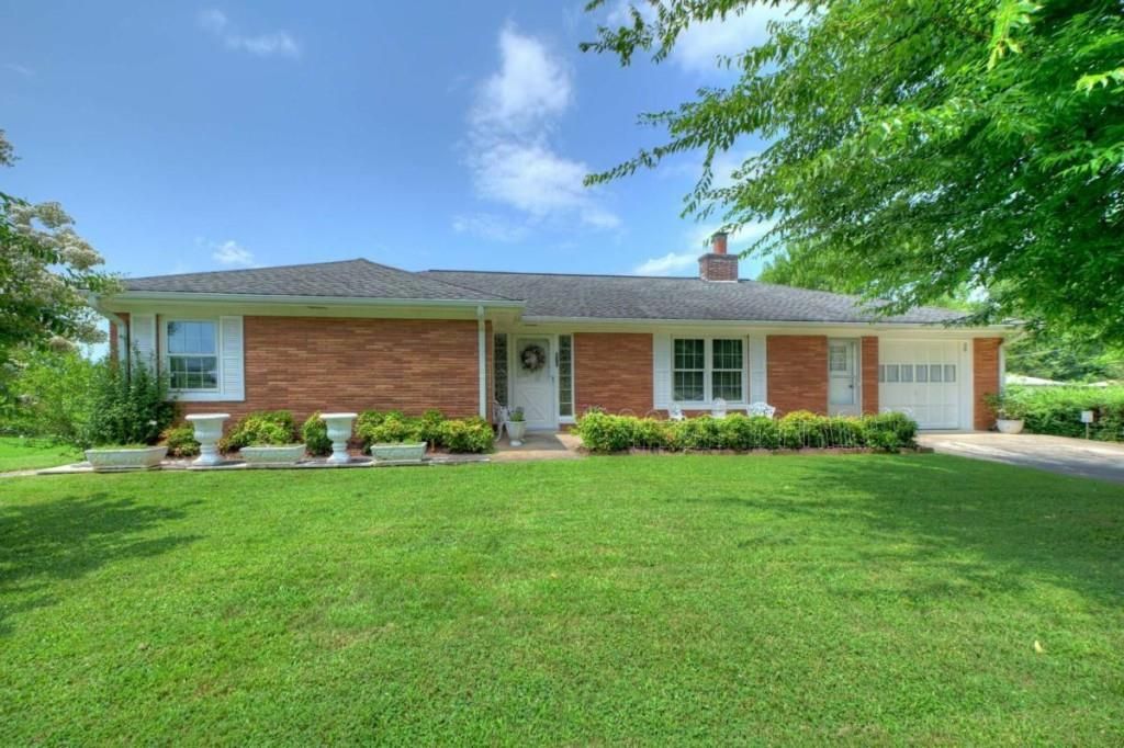 210 Lavista Drive, Blue Ridge, GA 30513