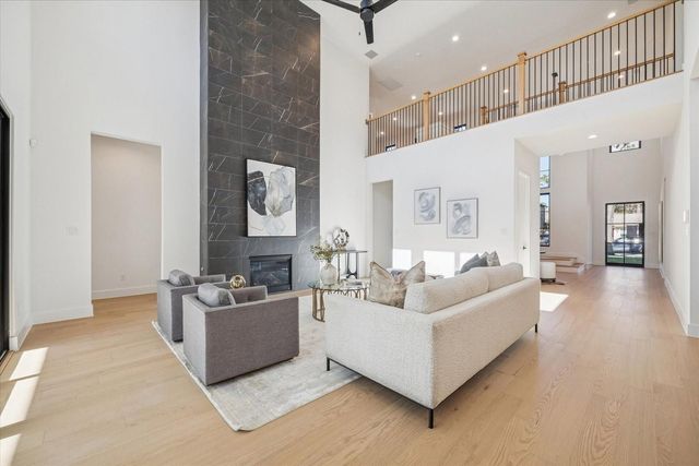 1807 Wakefield Drive, Houston, TX 77018