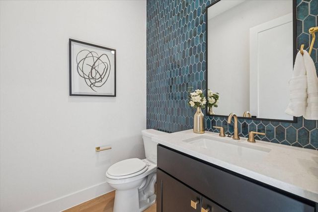 1807 Wakefield Drive, Houston, TX 77018