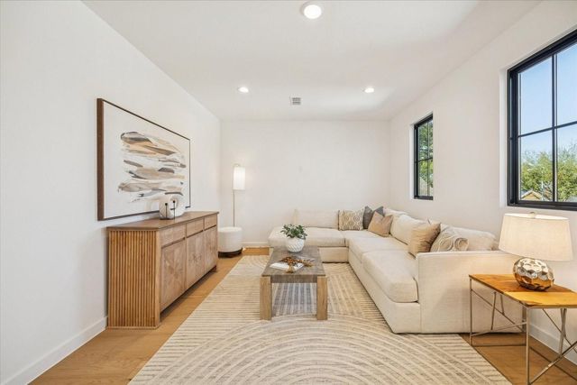 1807 Wakefield Drive, Houston, TX 77018