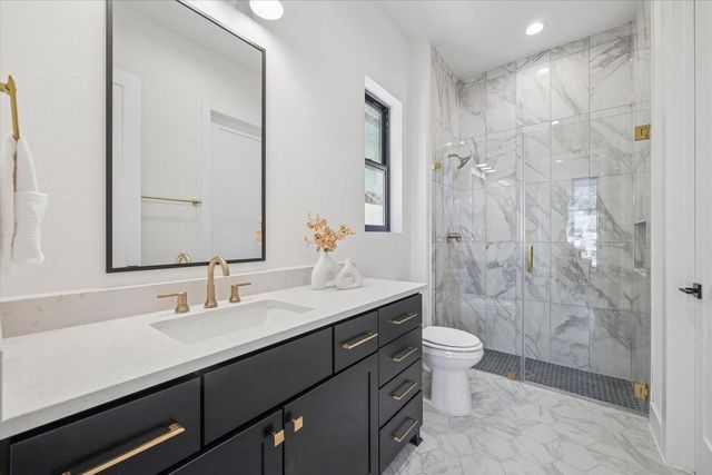 1807 Wakefield Drive, Houston, TX 77018