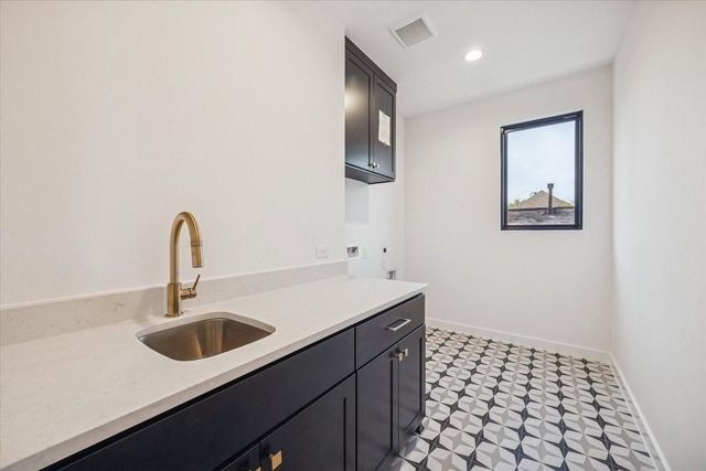 1807 Wakefield Drive, Houston, TX 77018