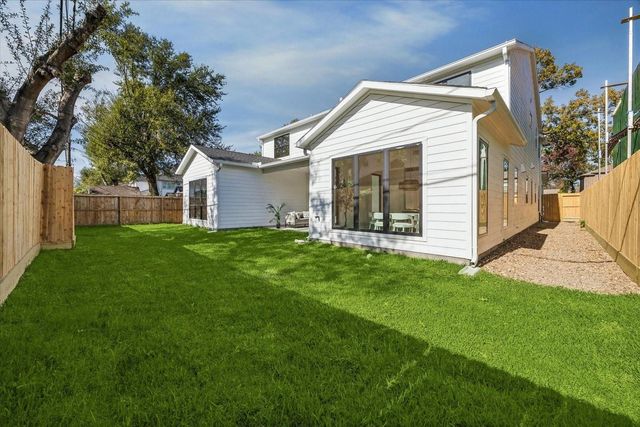 1807 Wakefield Drive, Houston, TX 77018