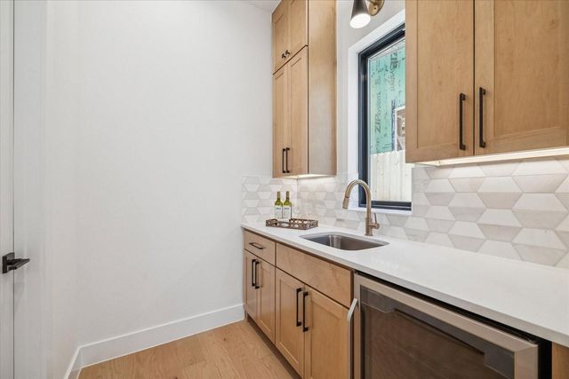 1807 Wakefield Drive, Houston, TX 77018