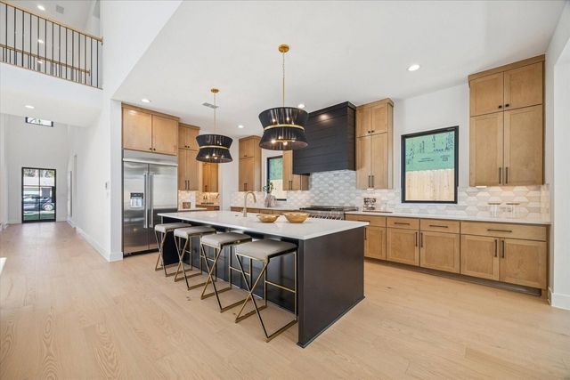 1807 Wakefield Drive, Houston, TX 77018