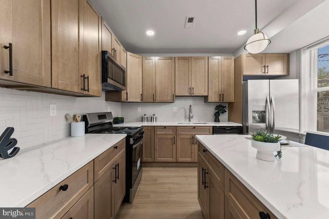 3121 MCELDERRY ST, Baltimore, MD 21205