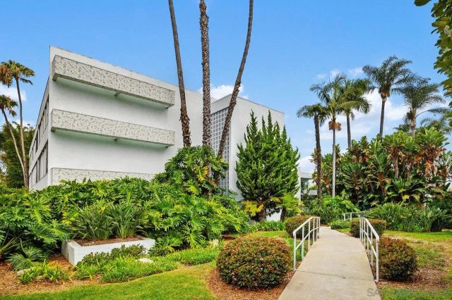 2368 Torrey Pines Road 66, La Jolla, CA 92037