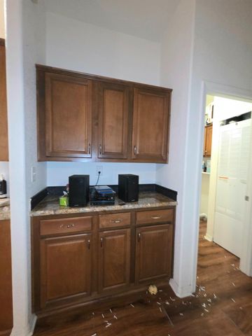 160 Walker Dr, Auburn, CA 95603