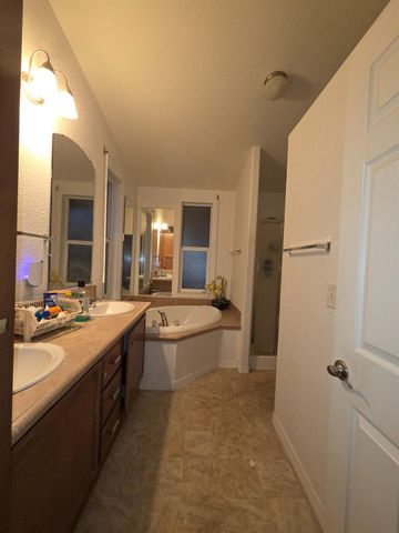 160 Walker Dr, Auburn, CA 95603