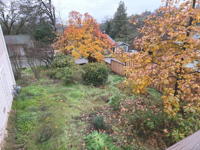 160 Walker Dr, Auburn, CA 95603