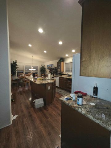 160 Walker Dr, Auburn, CA 95603