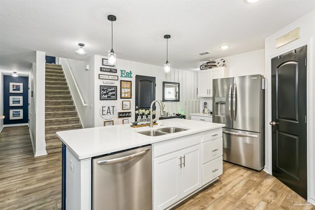 4884 Kensington Ln, Crestview, FL 32539