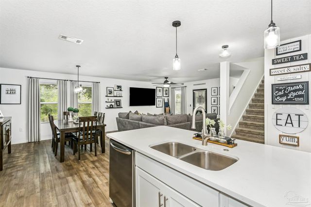 4884 Kensington Ln, Crestview, FL 32539