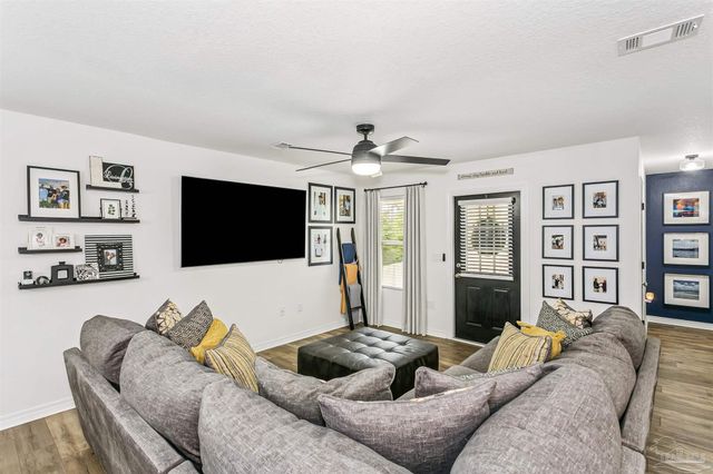 4884 Kensington Ln, Crestview, FL 32539