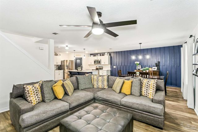 4884 Kensington Ln, Crestview, FL 32539