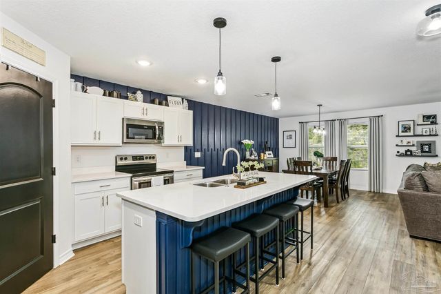 4884 Kensington Ln, Crestview, FL 32539