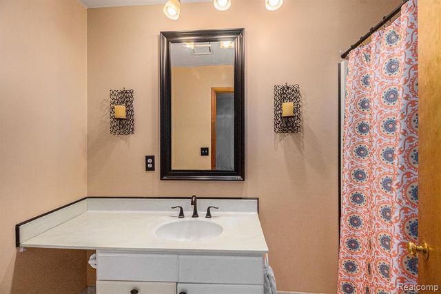 7031 Munsell Road, Howell, MI 48843