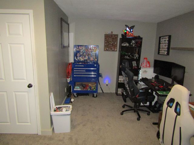 1413 Haven Ave, Salina, KS 67401