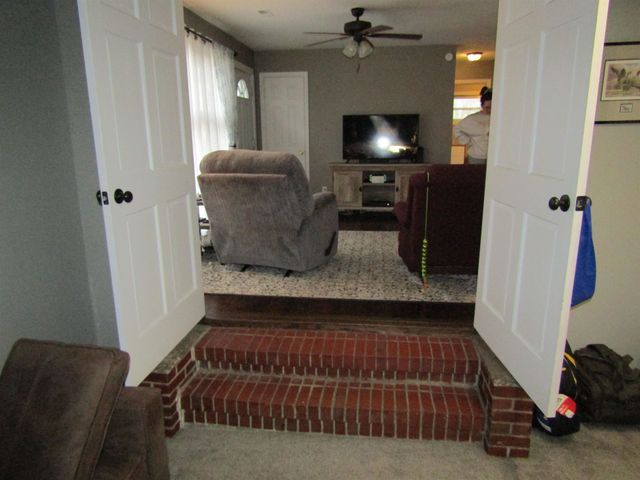 1413 Haven Ave, Salina, KS 67401