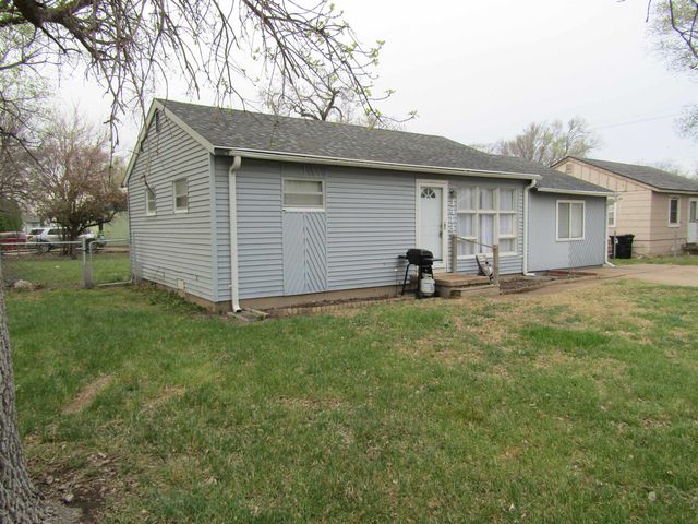 1413 Haven Ave, Salina, KS 67401