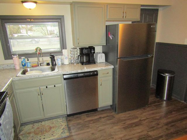 1413 Haven Ave, Salina, KS 67401