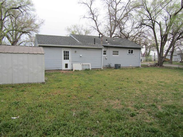 1413 Haven Ave, Salina, KS 67401