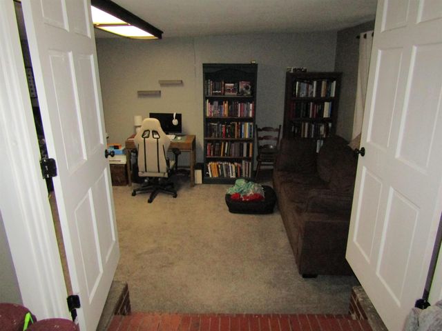 1413 Haven Ave, Salina, KS 67401