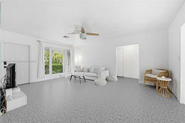 3497 NE 20th Ave, Oakland Park, FL 33306