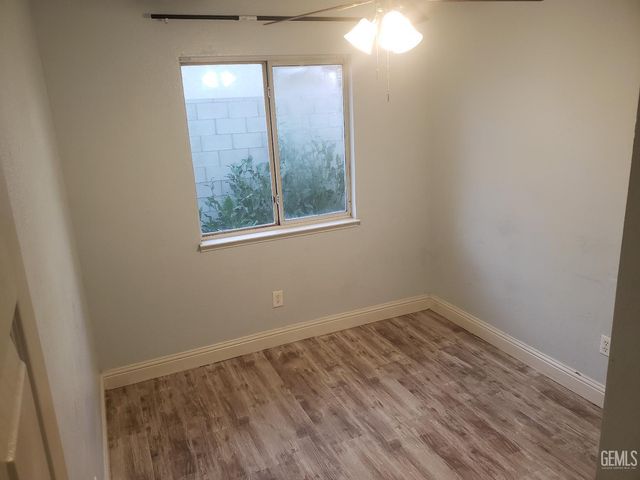 285 E Ash Avenue, Shafter, CA 93263