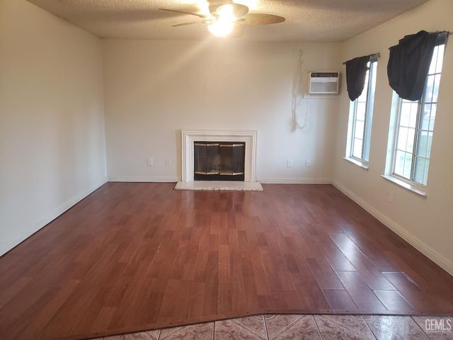 285 E Ash Avenue, Shafter, CA 93263