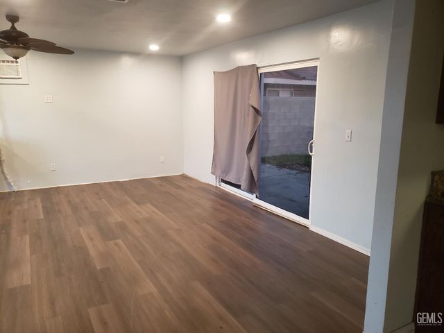 285 E Ash Avenue, Shafter, CA 93263