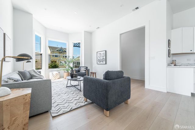 1552 Palou Avenue, San Francisco, CA 94124