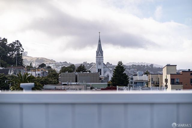 1552 Palou Avenue, San Francisco, CA 94124