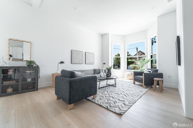 1552 Palou Avenue, San Francisco, CA 94124