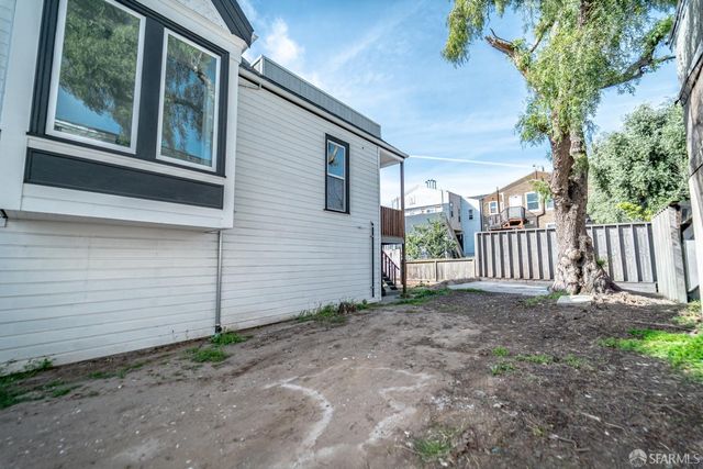 1552 Palou Avenue, San Francisco, CA 94124