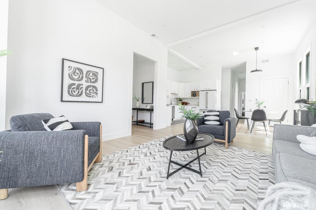 1552 Palou Avenue, San Francisco, CA 94124