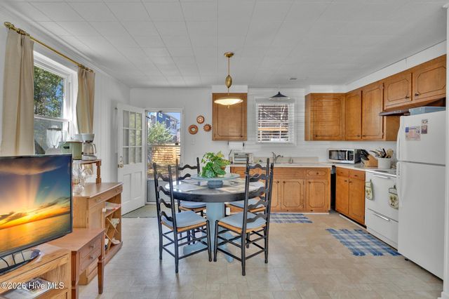 115 NE 14th Street, Oak Island, NC 28465