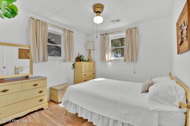 115 NE 14th Street, Oak Island, NC 28465