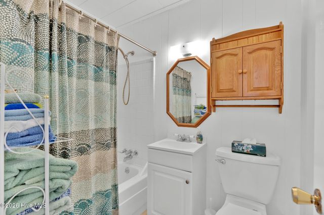 115 NE 14th Street, Oak Island, NC 28465