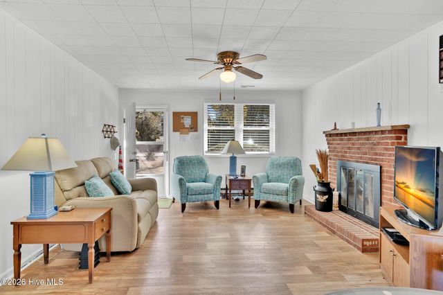 115 NE 14th Street, Oak Island, NC 28465