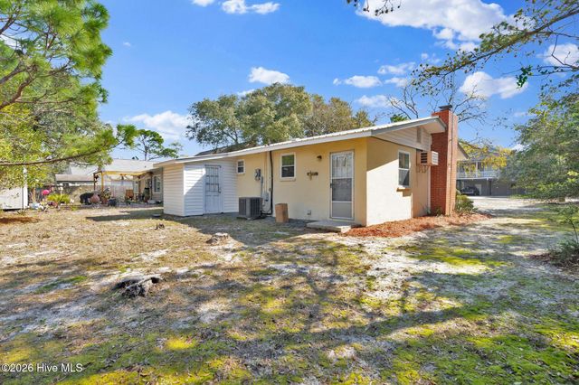 115 NE 14th Street, Oak Island, NC 28465