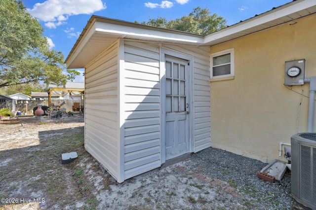 115 NE 14th Street, Oak Island, NC 28465