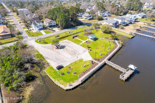 115 NE 14th Street, Oak Island, NC 28465