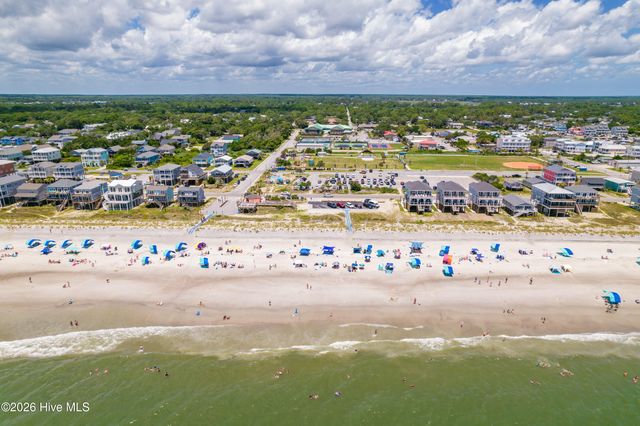 115 NE 14th Street, Oak Island, NC 28465