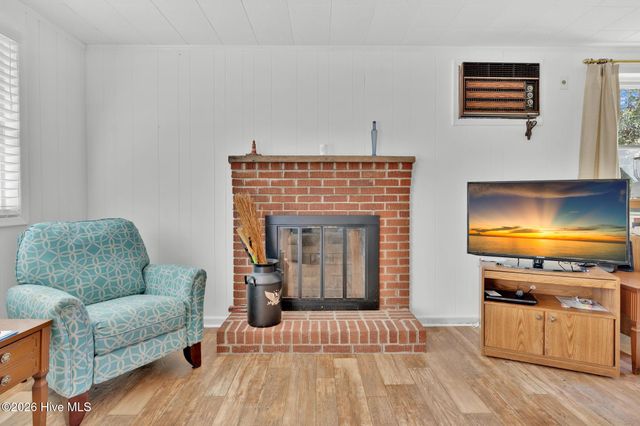 115 NE 14th Street, Oak Island, NC 28465