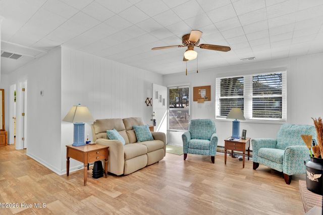 115 NE 14th Street, Oak Island, NC 28465
