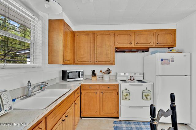 115 NE 14th Street, Oak Island, NC 28465